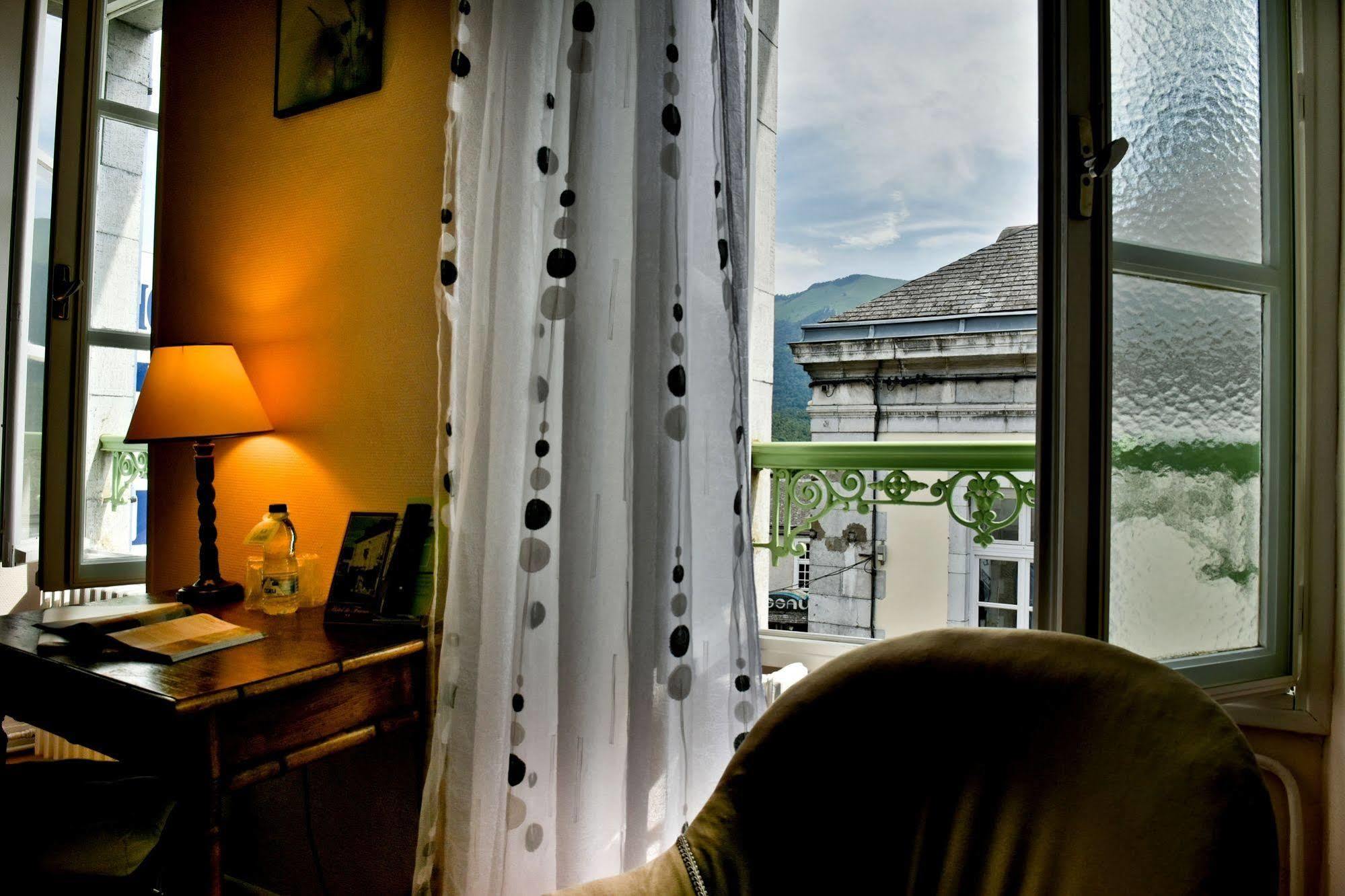 Logis Hotel De France Arudy Exterior photo